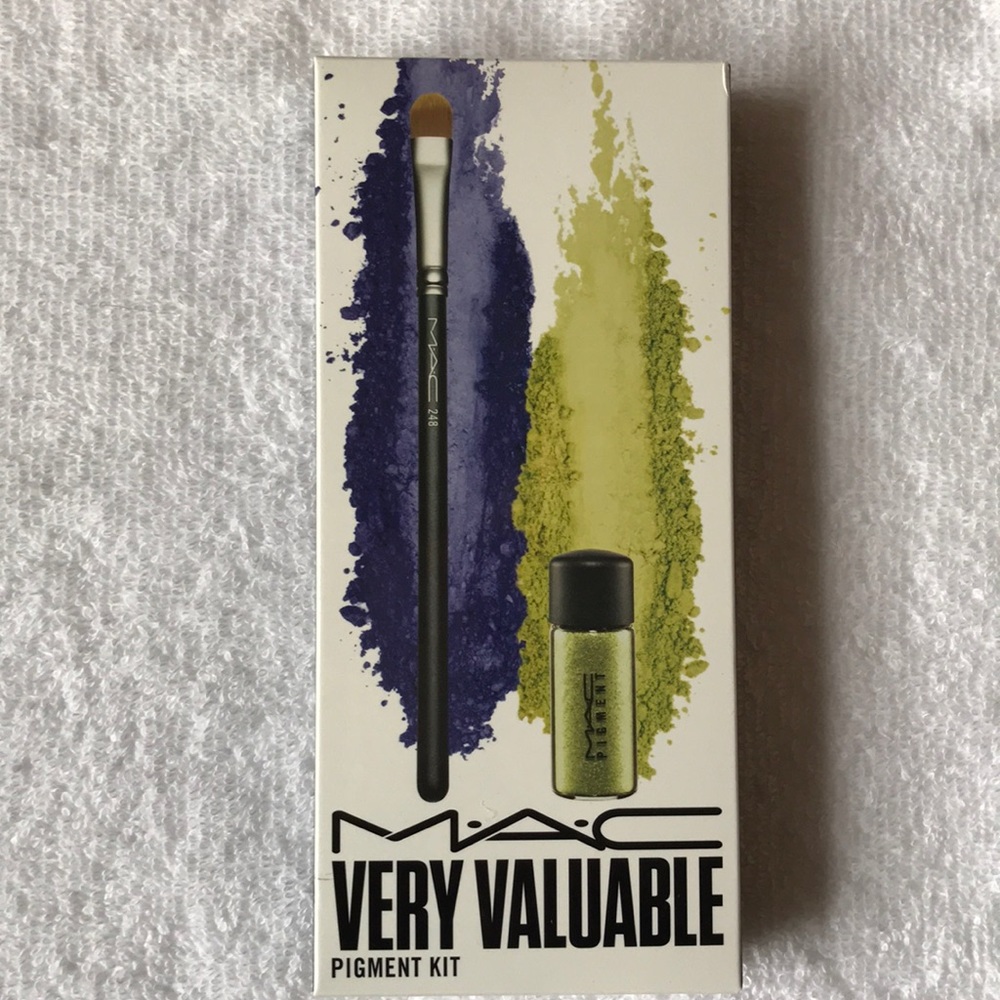 MAC Very Valuable Pigment Kit